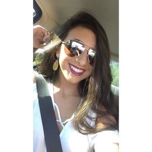 Meet your Posher, Caitlyn